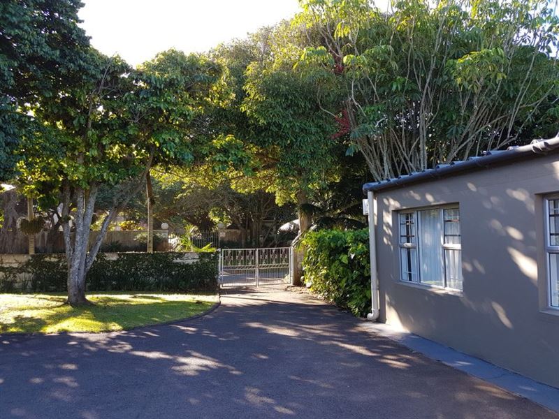 My Travelution - Travel Club - Black Rock Beach Cottage