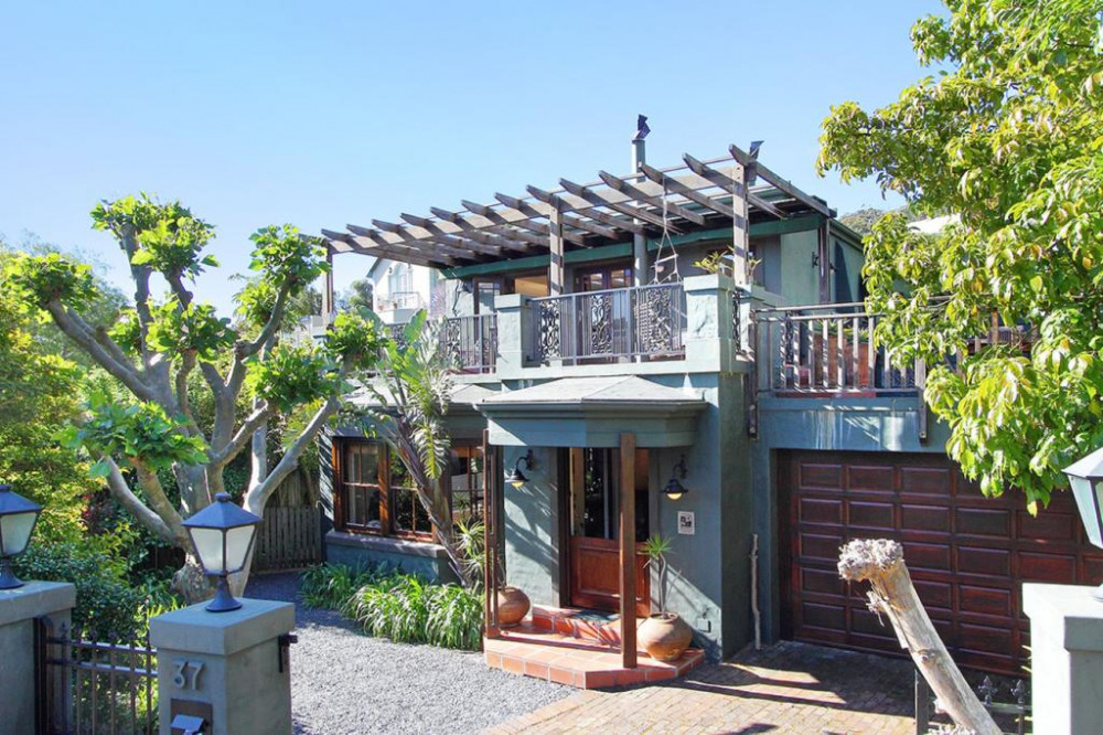 My Travelution - Travel Club - The Hout Bay Hideaway