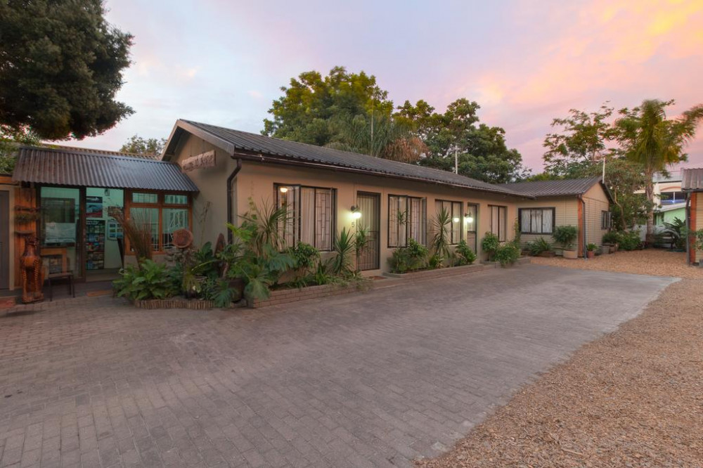 My Travelution - Travel Club - Inyathi Guest Lodge - Self Catering Chalets