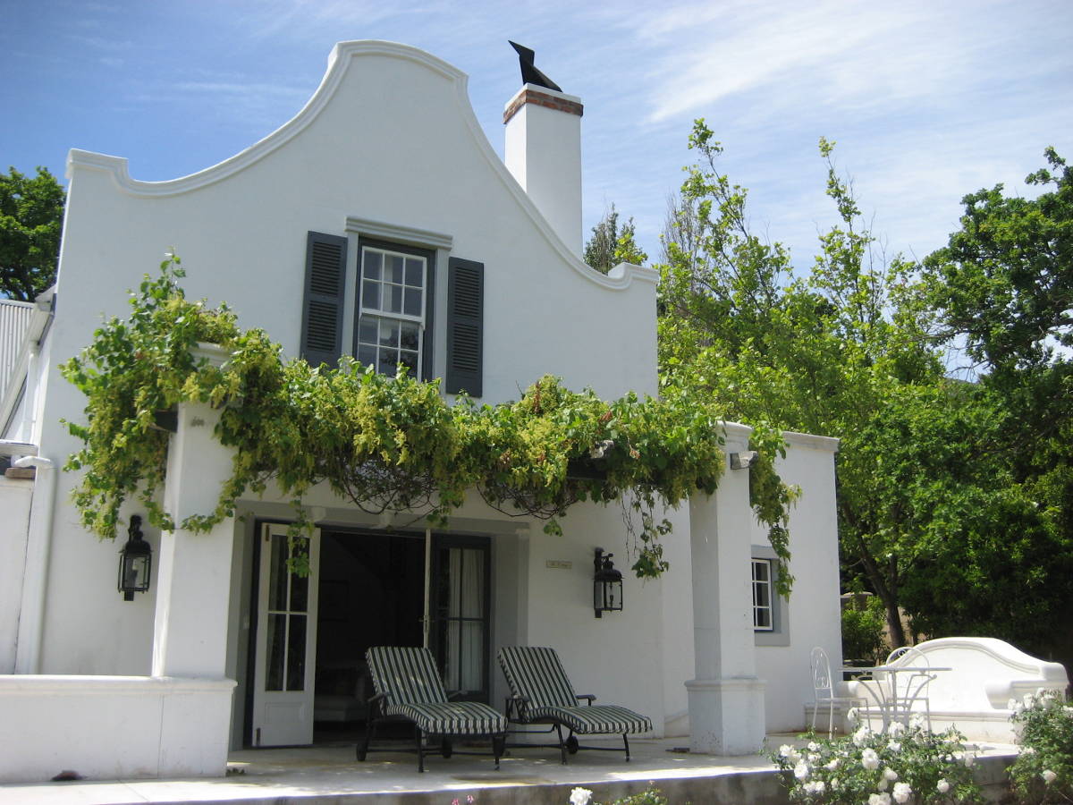 My Travelution - Travel Club - Franschhoek Rose Cottages - The Cottage