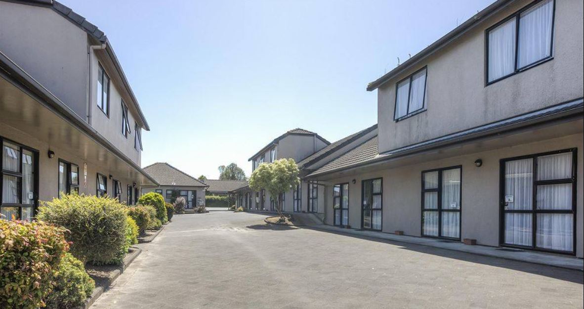 My Travelution - Travel Club - Silveroaks Inn Silverpoint