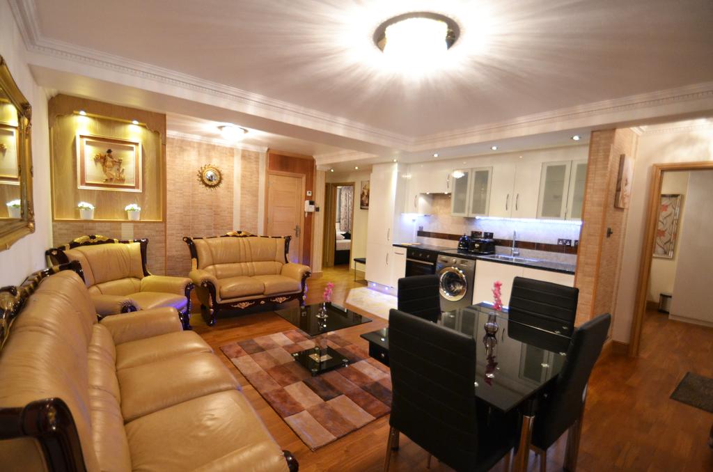 My Travelution - Travel Club - Hyde Park Suites