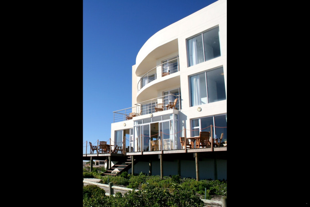 My Travelution - Travel Club - West Coast Life Lodges - Calypso Art House
