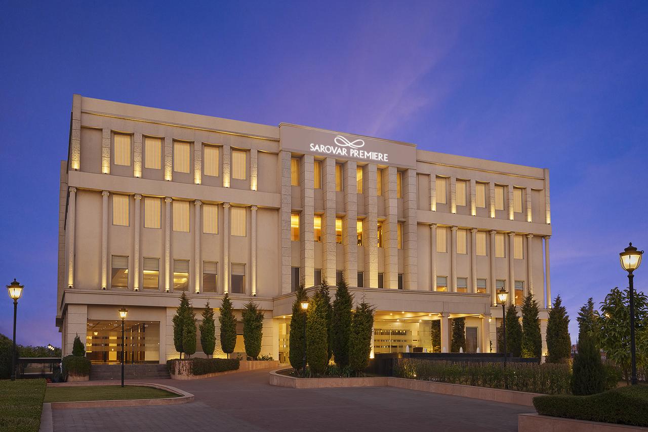 My Travelution - Travel Club - Seyfert Sarovar Portico