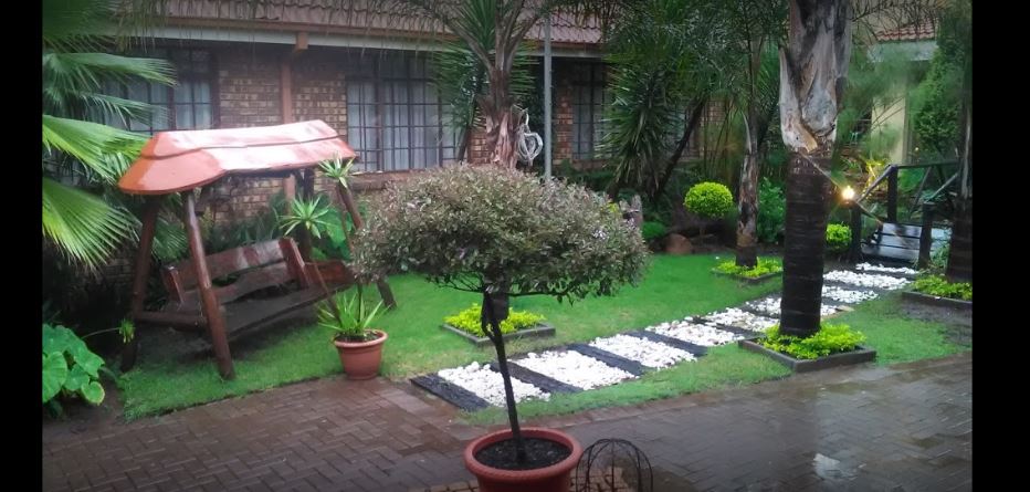 My Travelution - Travel Club - Kalahari Guest House