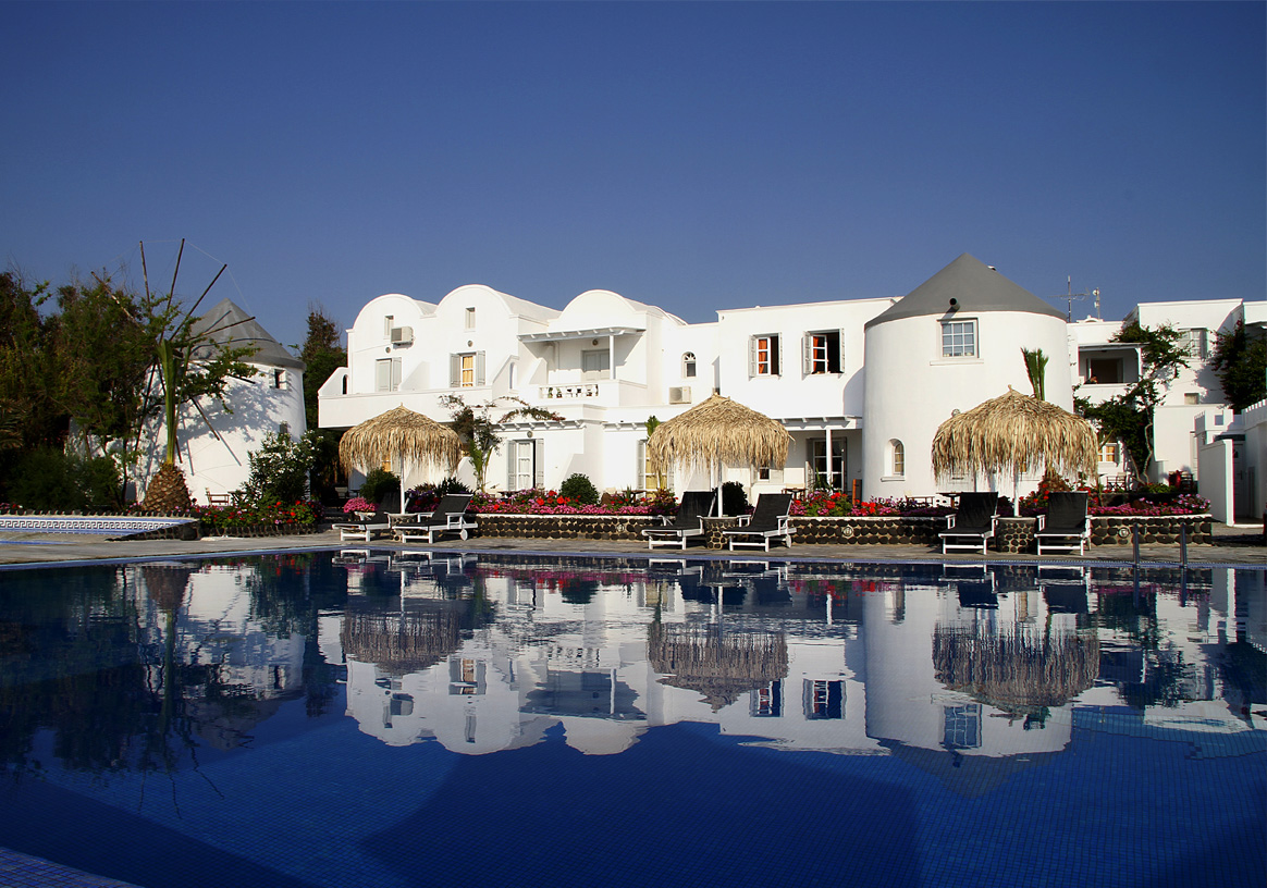 My Travelution - Travel Club - Mediterranean Beach Santorini