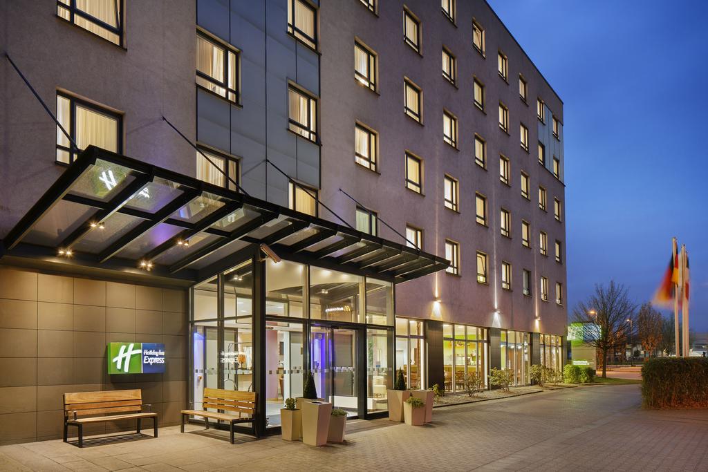 My Travelution - Travel Club - Holiday Inn Express Dusseldorf - City North