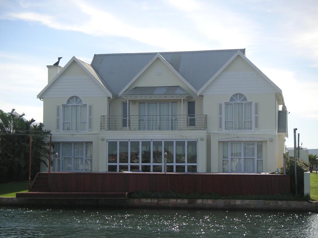 My Travelution - Travel Club - Waterside Living Accommodation
