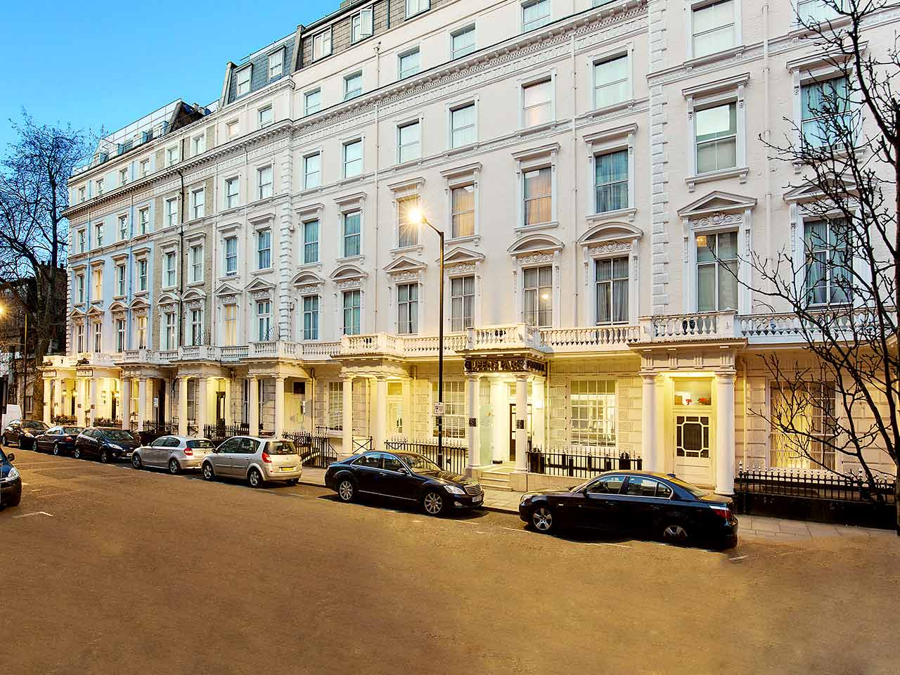 My Travelution - Travel Club - Queens Park Hotel