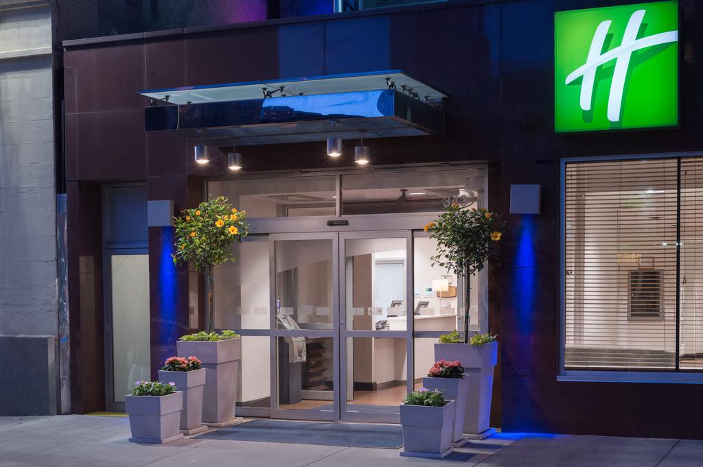 My Travelution - Travel Club - Holiday Inn Express New York City Times Square