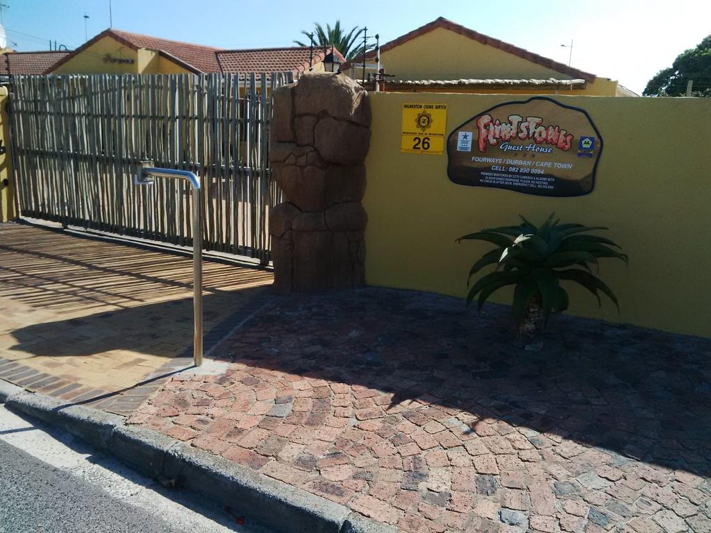 My Travelution - Travel Club - Flintstones Guest House Cape Town