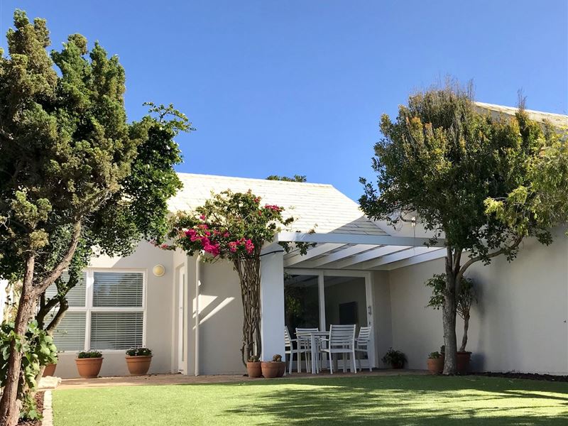 My Travelution - Travel Club - The Island Beach House
