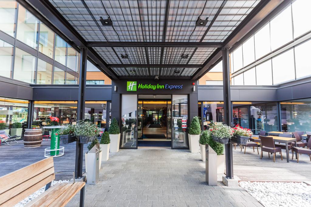 My Travelution - Travel Club - Holiday Inn Express Zürich Airport