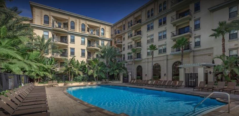 My Travelution - Travel Club - East West Comfort - Downtown, LA Luxury Apartment
