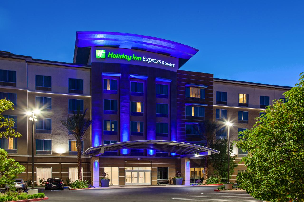 My Travelution - Travel Club - Holiday Inn Express & Suites Anaheim Resort Area
