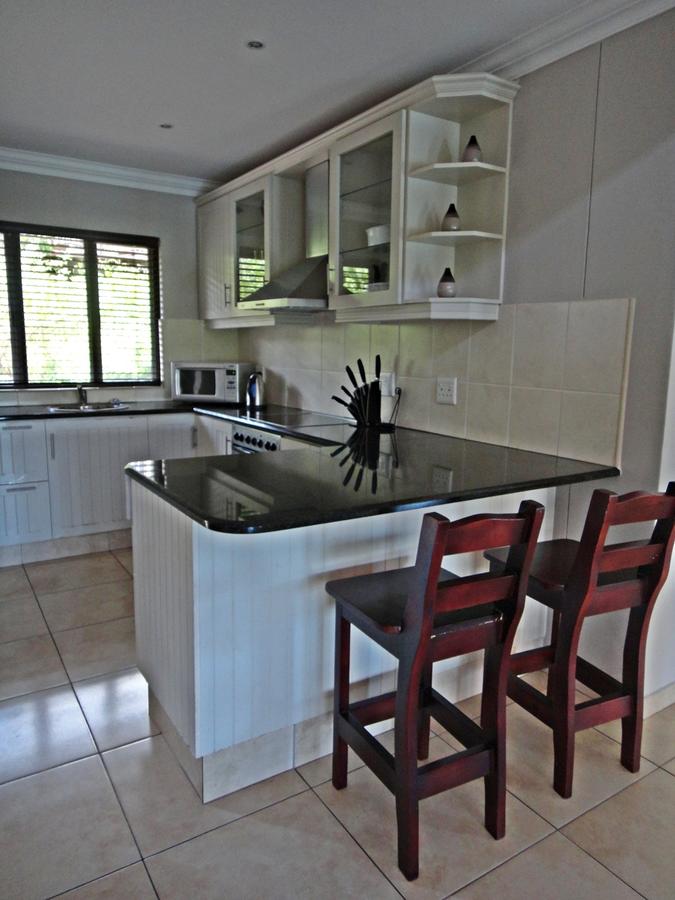 My Travelution - Travel Club - Zimbali Villa 05 Acaciawood