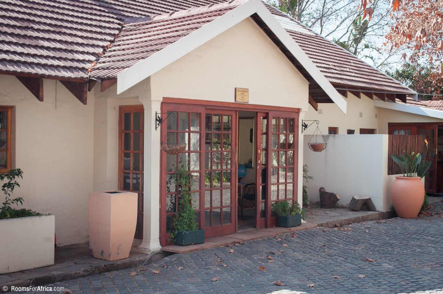 My Travelution - Travel Club - Dennis Road Guest House