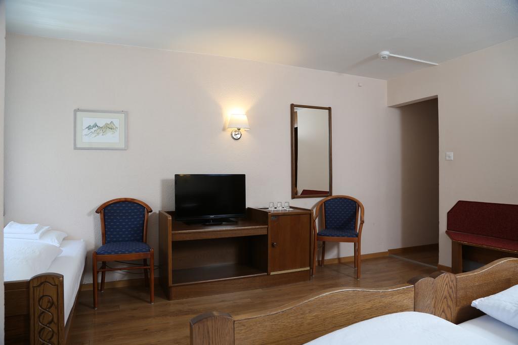 My Travelution - Travel Club - Hotel Crystal