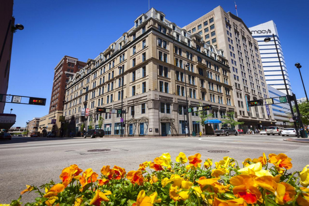 My Travelution - Travel Club - The Cincinnatian Hotel, Curio Collection by Hilton