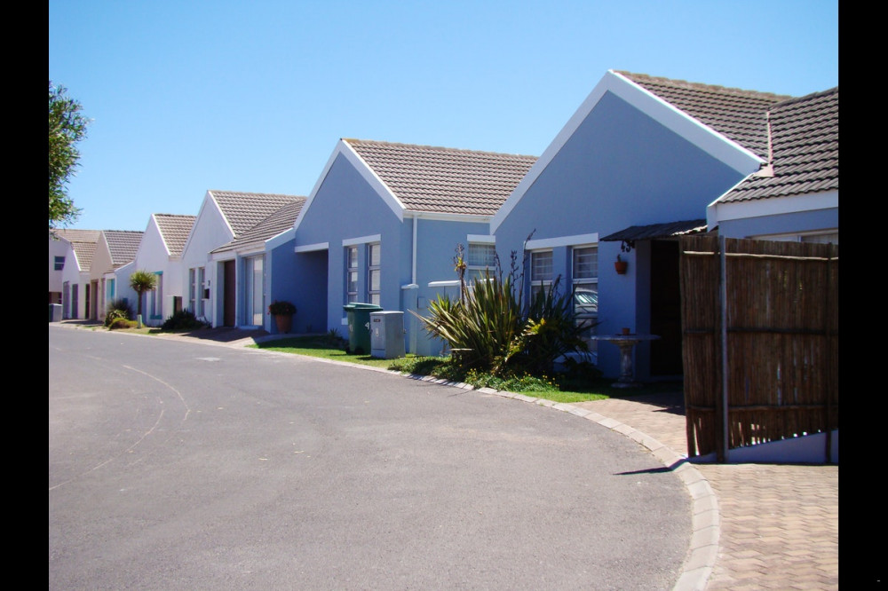 My Travelution - Travel Club - Janes Guest House - St Claire's Self Catering Cottage