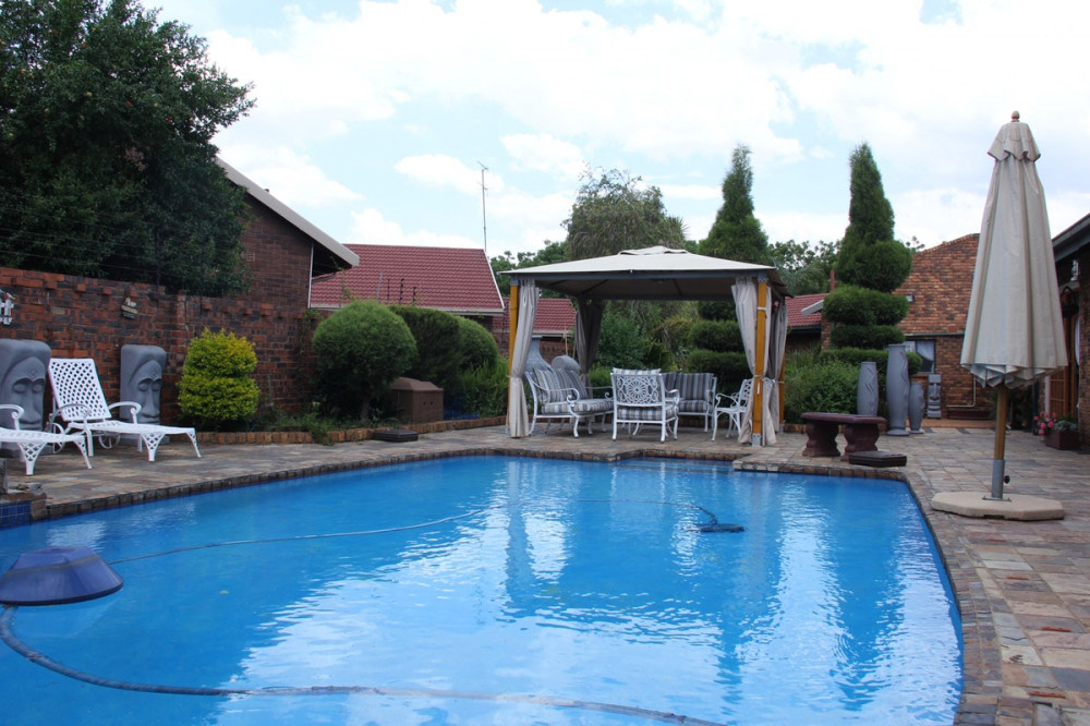 My Travelution - Travel Club - Thabong Guest House