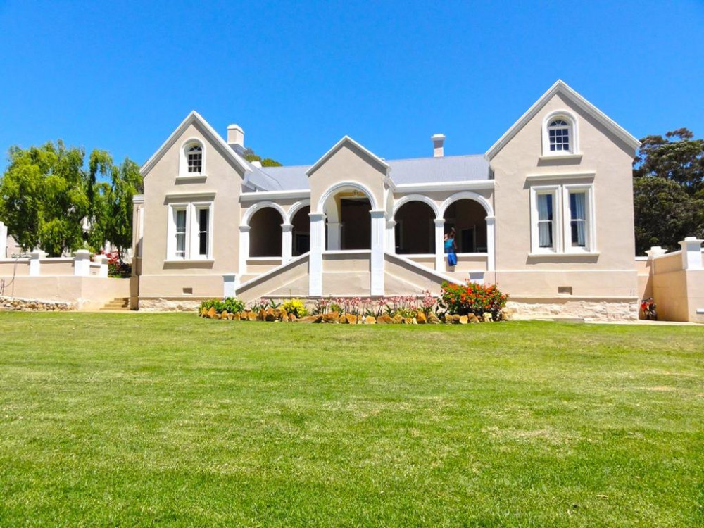 My Travelution - Travel Club - Gloria Farm - The Manor House