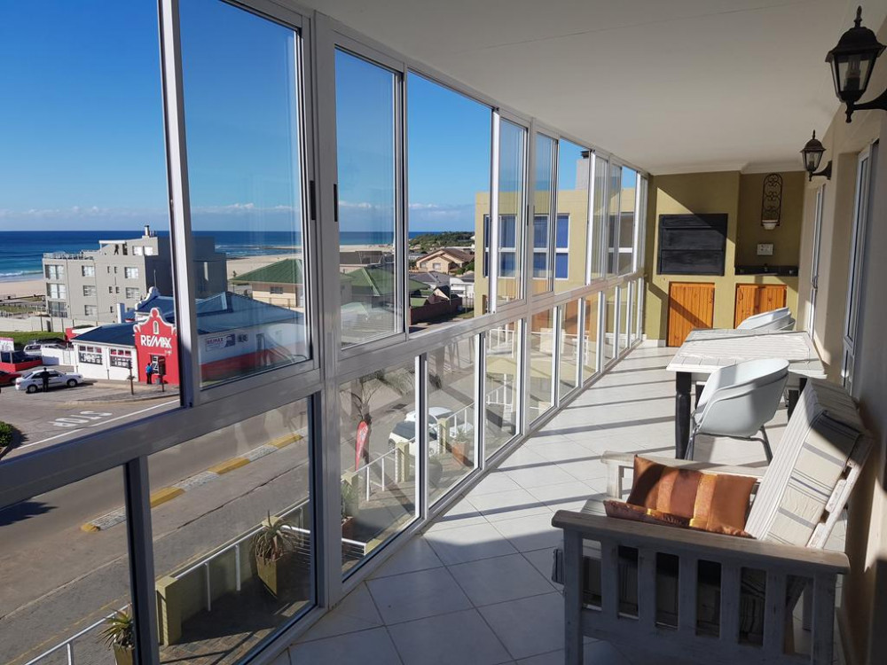 My Travelution - Travel Club - Main Beach Apartment