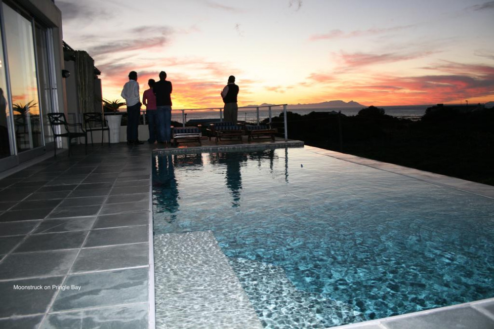 My Travelution - Travel Club - Moonstruck on Pringle Bay Guesthouse