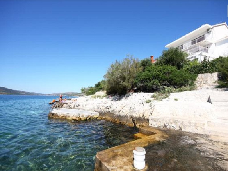 My Travelution - Travel Club - Croatia Sea Front Villa