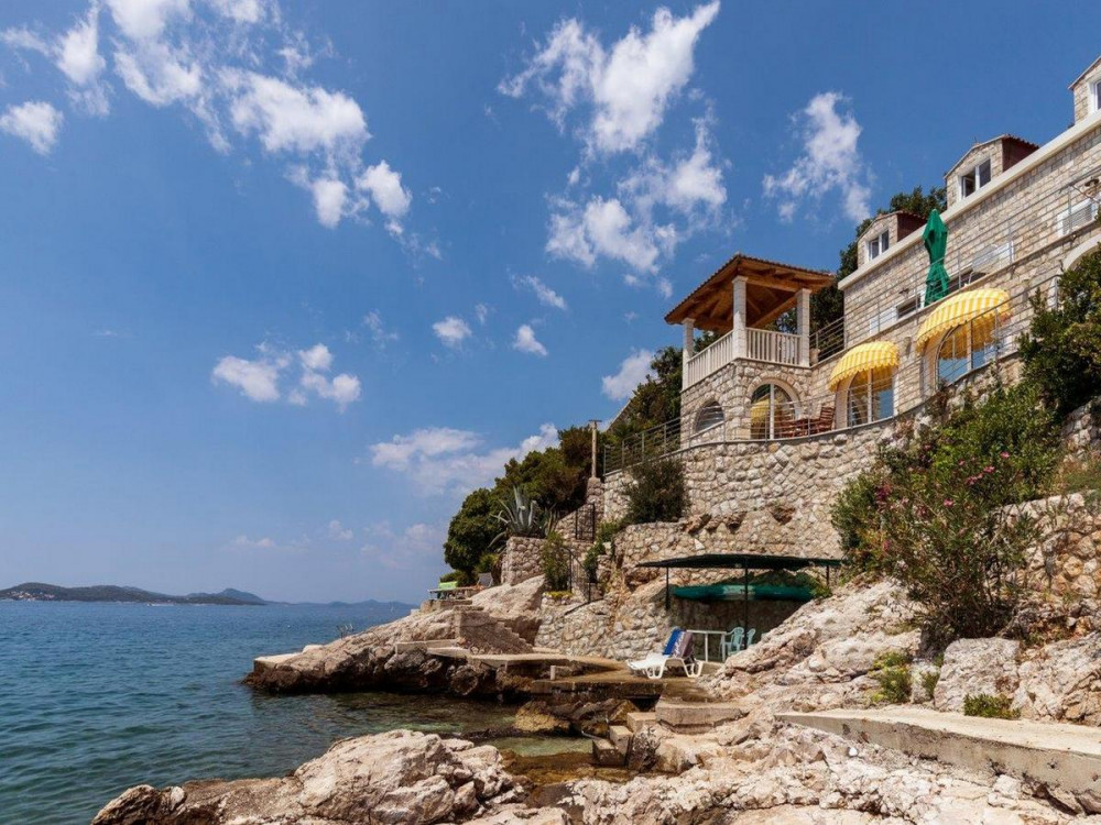 My Travelution - Travel Club - 5 Bedroom Apartment with Balcony and Sea View in Lozica nea