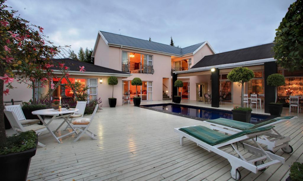 My Travelution - Travel Club - Acorn Guest House
