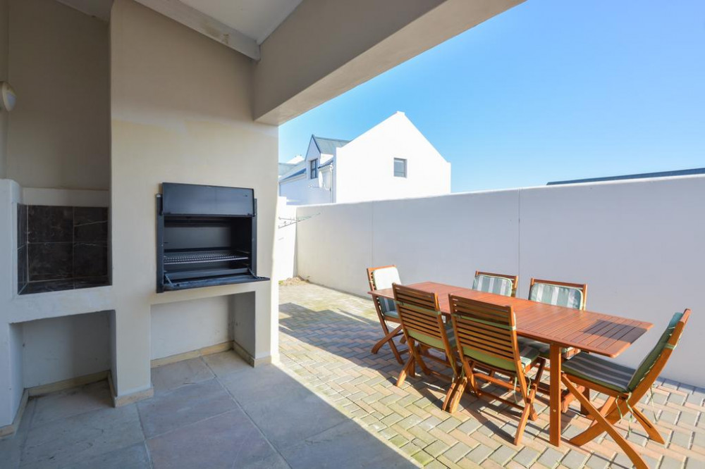 My Travelution - Travel Club - Hermanus Longboat Sea Cottage