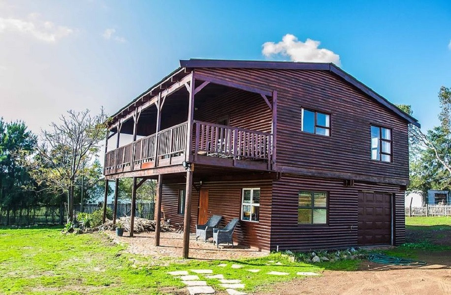 My Travelution - Travel Club - Anna Beulah Farm- Log Cabin