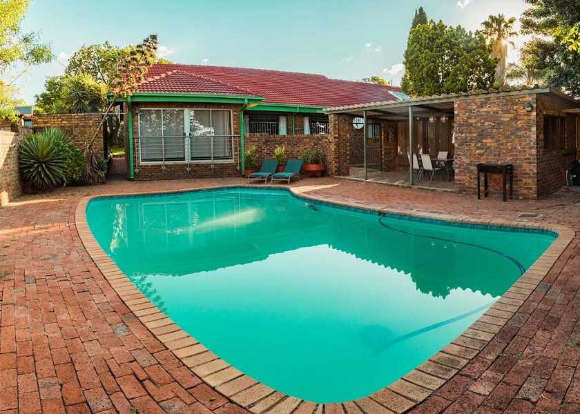 My Travelution - Travel Club - Spacious Menlyn Maine Villa