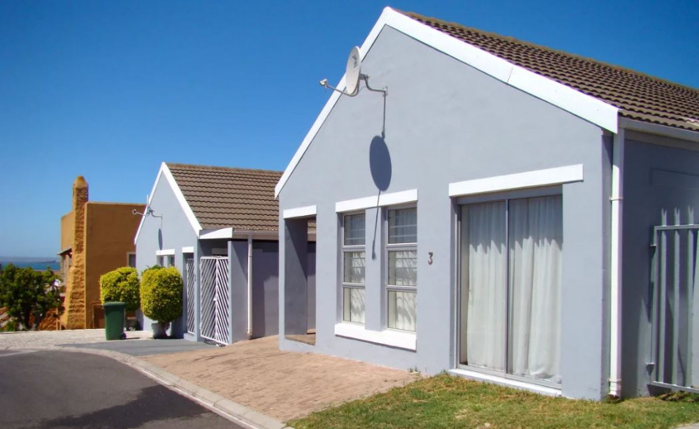 My Travelution - Travel Club - Jane's Guesthouse-St Claire's Self-Catering Cottages