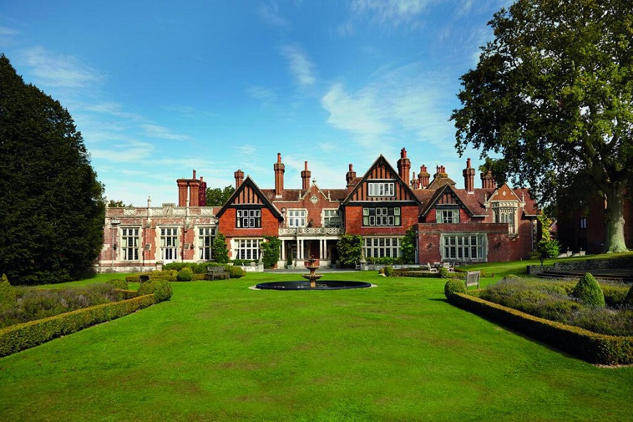 My Travelution - Travel Club - Macdonald Elmers Court Resort