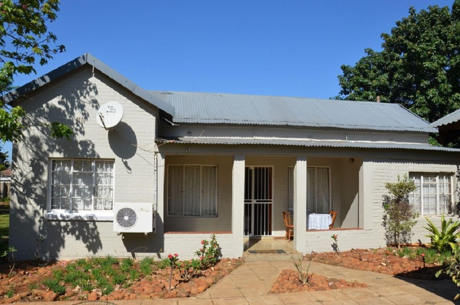 My Travelution - Travel Club - Stoep at Steenbok Street