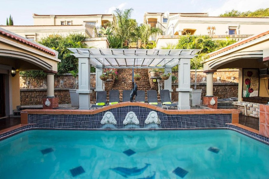 My Travelution - Travel Club - The Royal Palm B&B