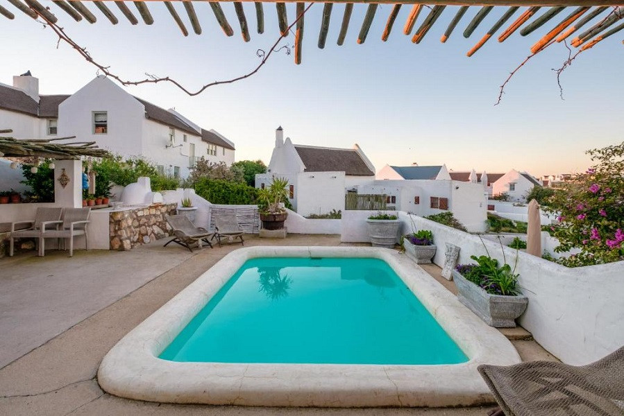 My Travelution - Travel Club - Smugglers' BnB