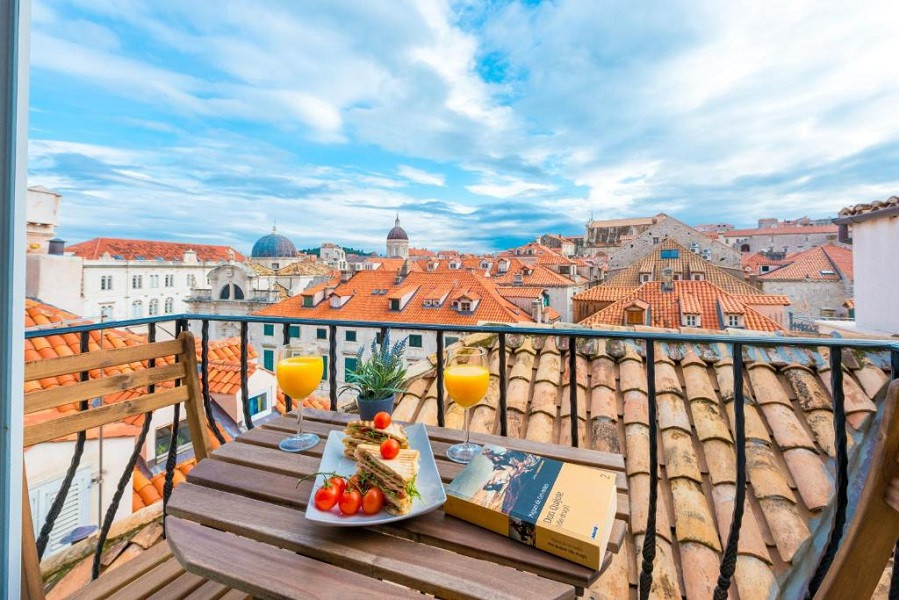 My Travelution - Travel Club - Scalini Palace