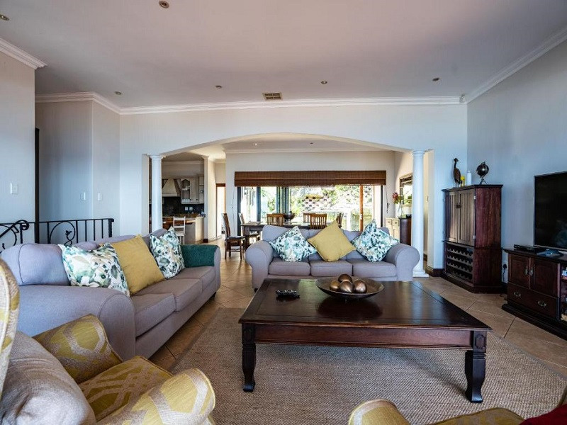 My Travelution - Travel Club - 5 Bedroom Tuscan Styled Home in Umdloti Beach