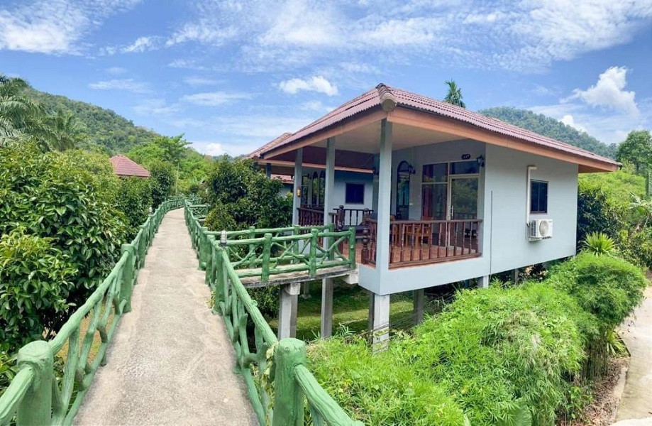 My Travelution - Travel Club - Khao Sok Jungle Huts Resort