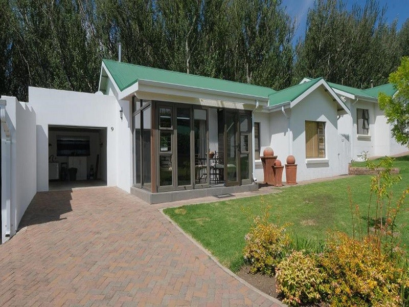 My Travelution - Travel Club - Paddocks 9, Clarens Rest
