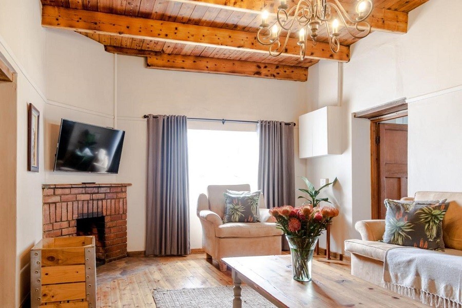My Travelution - Travel Club - Rooikraal Farm Guesthouse and dam