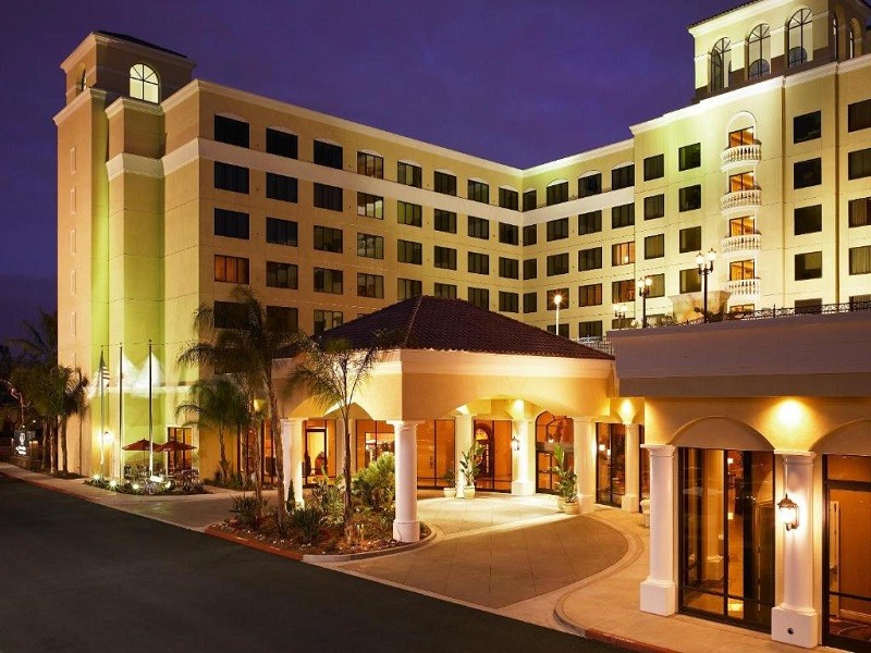 My Travelution - Travel Club - DoubleTree Suites By Hilton Anaheim Resort