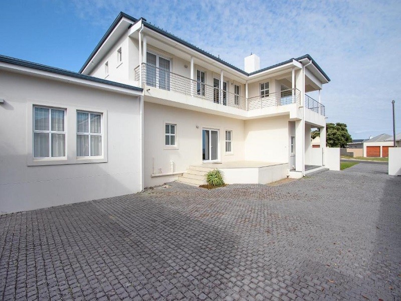 My Travelution - Travel Club - Ocean View Family Beach House