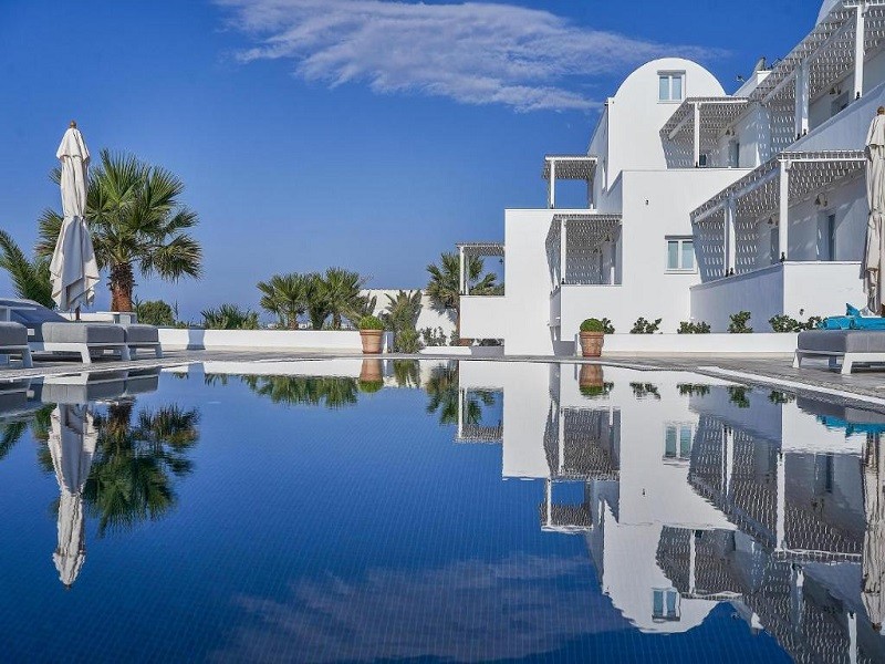 My Travelution - Travel Club - Petri Suites Santorini