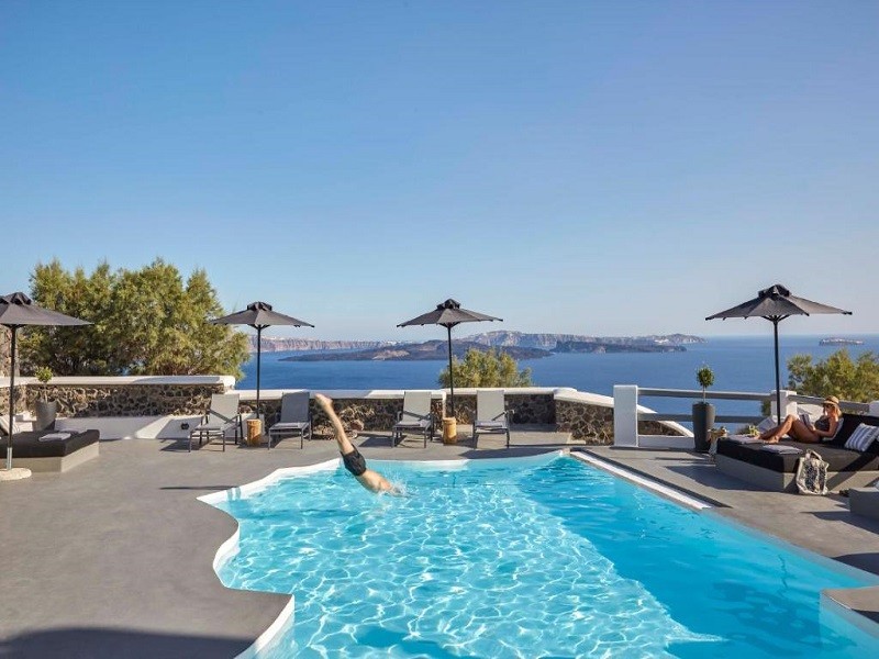My Travelution - Travel Club - Mr and Mrs White Santorini