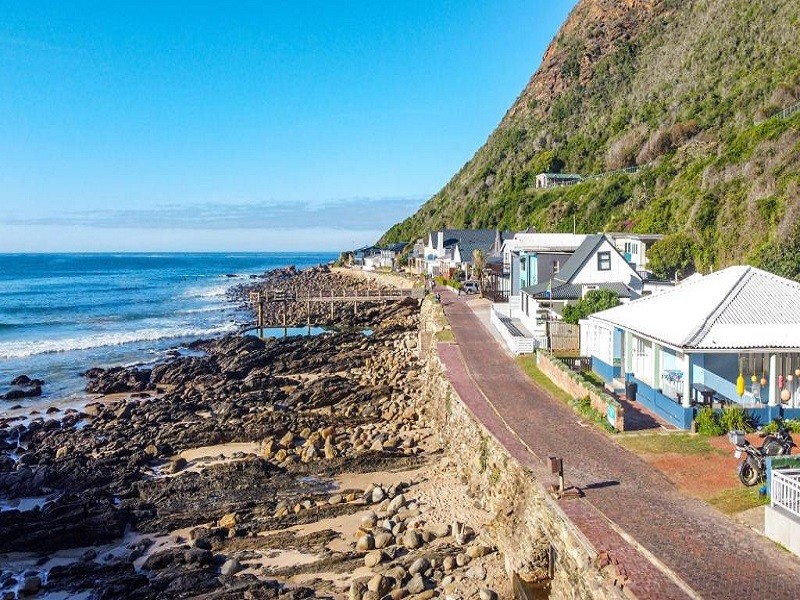 My Travelution - Travel Club - The Beach House - Silver Spray Beach Accommodation
