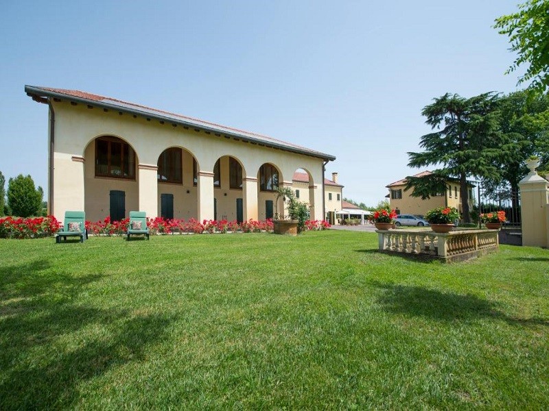 My Travelution - Travel Club - Hotel Venice Resort Airport